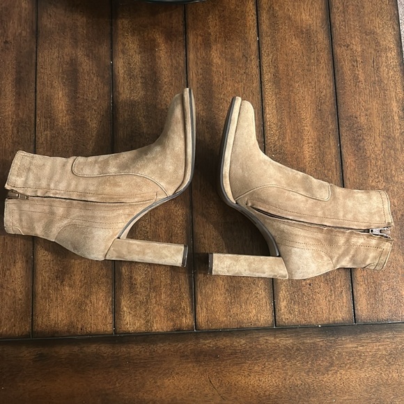 Free People Marietta Tan Suede Bootie/Cut Out Side/Elastic detail/ 1/2” Platform - Picture 2 of 12